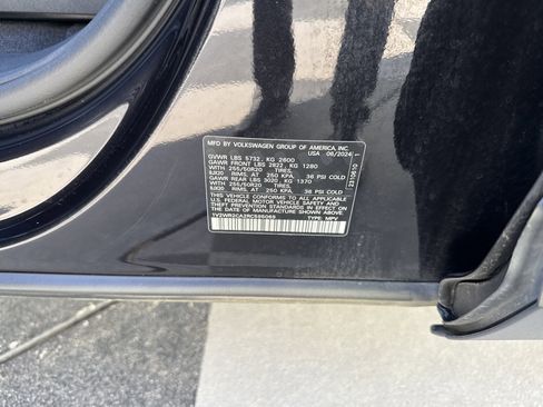 Used 2024 Volkswagen Atlas SE w/ Black Wheel Package image 36