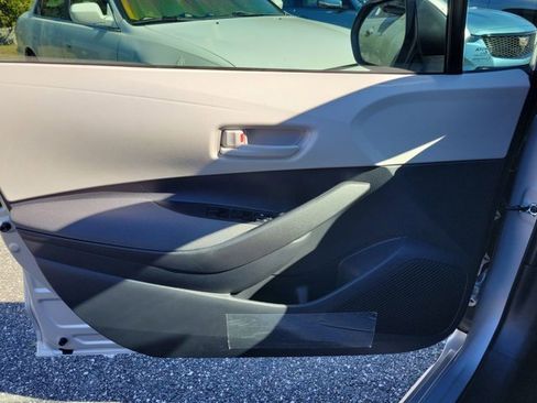 Used 2025 Toyota Corolla LE image 33