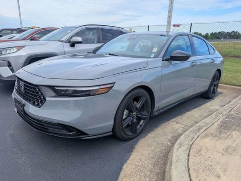 Used 2023 Honda Accord Sport image 5