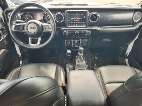 Used 2022 Jeep Wrangler Unlimited Sahara AWD/4WD image 14
