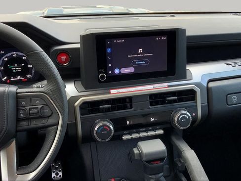 Used 2025 Toyota Tacoma TRD Sport AWD/4WD image 7