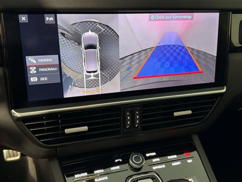 Certified 2020 Porsche Cayenne Turbo AWD/4WD image 20