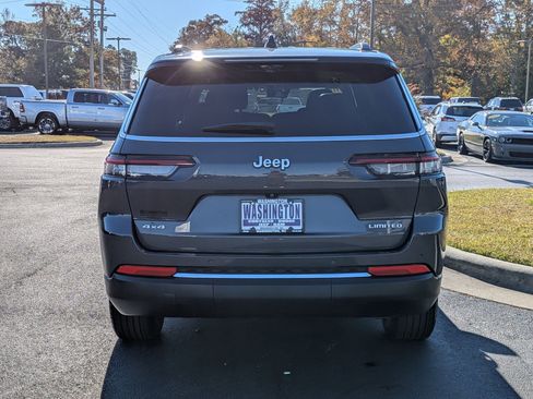 Used 2024 Jeep Grand Cherokee L Limited w/ Luxury Tech Group II image 6