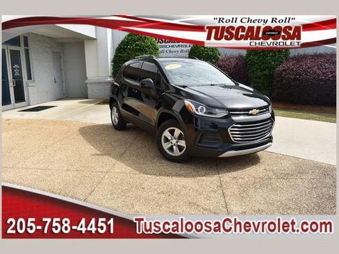 Used 2022 Chevrolet Trax LT w/ LT Convenience Package AWD/4WD image 1