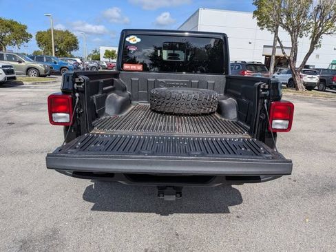 Used 2023 Jeep Gladiator Sport AWD/4WD image 13
