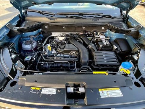 New 2025 Volkswagen Taos SE image 12