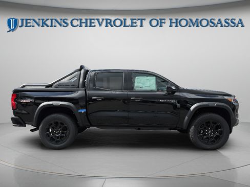 New 2026 Chevrolet Colorado Trail Boss w/ Midnight Edition AWD/4WD image 3