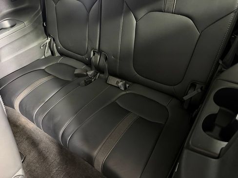 Used 2025 Honda Pilot Touring image 25