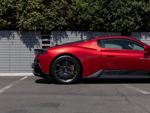 Used 2022 Maserati MC20 Coupe image 12