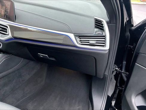 Used 2022 BMW X6 M50i image 24