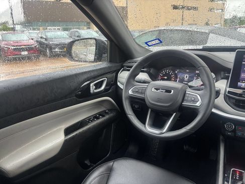 Used 2025 Jeep Compass Limited AWD/4WD image 34