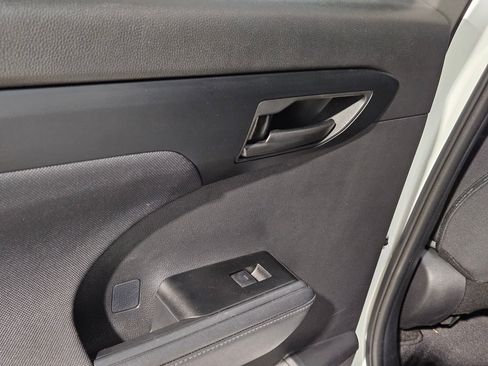 Certified 2025 Toyota Highlander LE FWD image 34