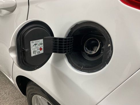 Used 2017 Ford Fiesta SE image 27