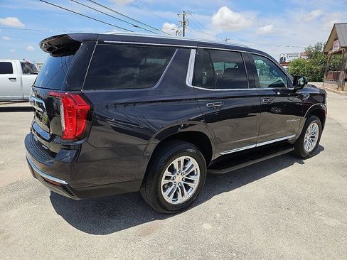 Used 2024 GMC Yukon SLT RWD image 8