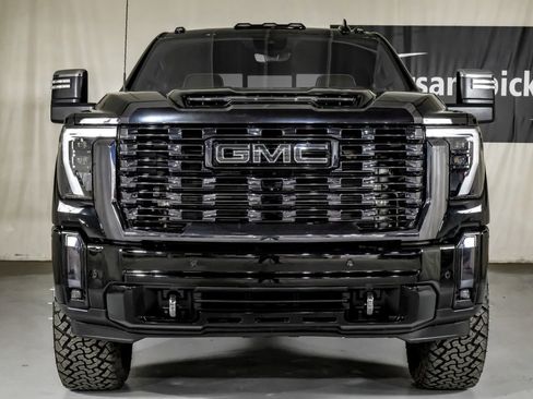 Used 2024 GMC Sierra 3500 Denali Ultimate image 3
