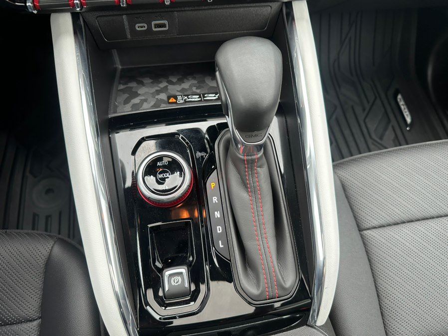 Used 2024 GMC Canyon AT4X AWD/4WD image 31