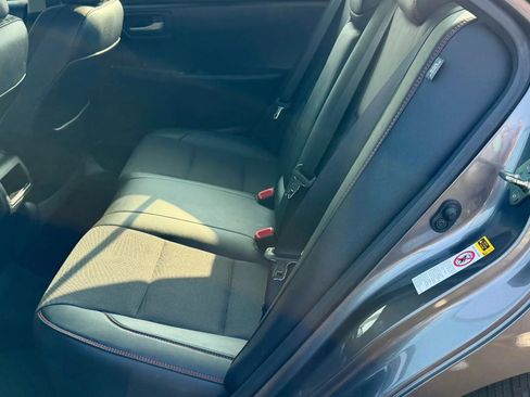 Used 2017 Toyota Camry SE image 9