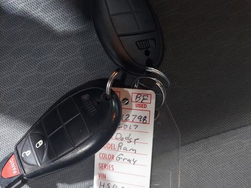 Used 2017 RAM 1500 ST w/ SXT Appearance Group AWD/4WD image 17
