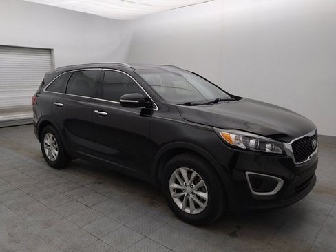 Used 2018 Kia Sorento LX image 11