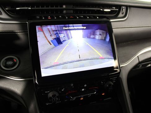 Used 2023 Jeep Grand Cherokee L Limited RWD image 18