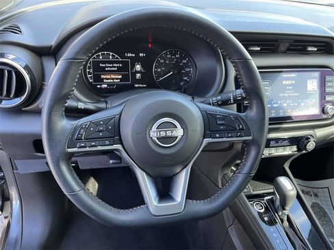 Used 2023 Nissan Kicks SR image 16