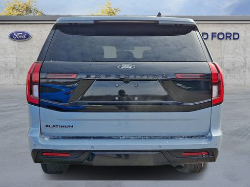 Used 2025 Ford Expedition Platinum w/ Stealth Appearance Package image 5