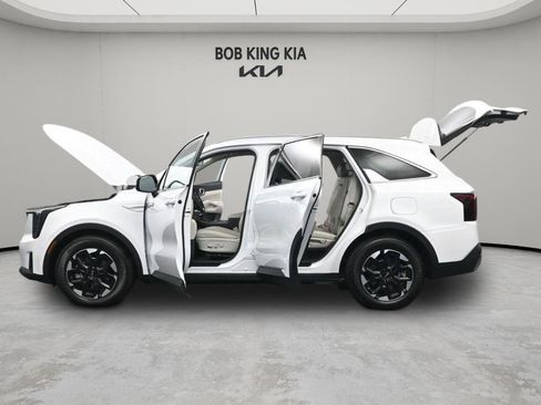 Used 2025 Kia Sorento S w/ Panoramic Sunroof Package FWD image 34