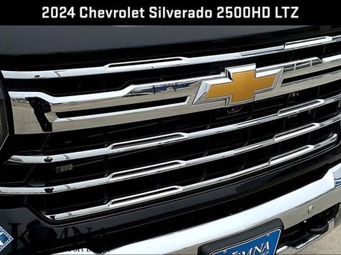 Used 2024 Chevrolet Silverado 2500 LTZ w/ LTZ Premium Package image 40