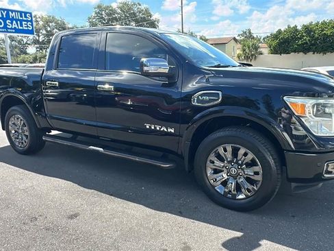 Used 2017 Nissan Titan Platinum Reserve AWD/4WD image 7