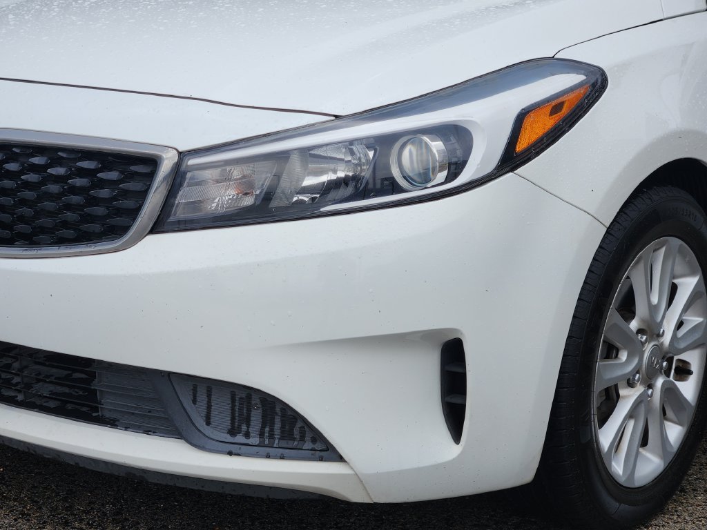 Used 2017 Kia Forte LX FWD image 5