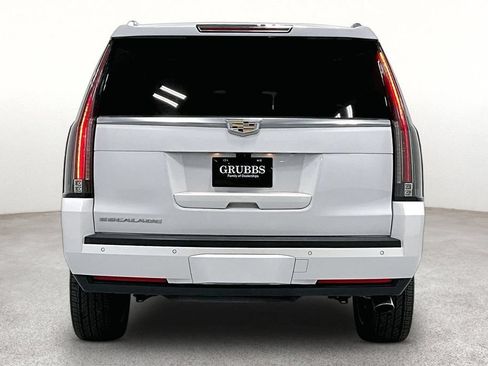 Used 2018 Cadillac Escalade Platinum AWD/4WD image 5