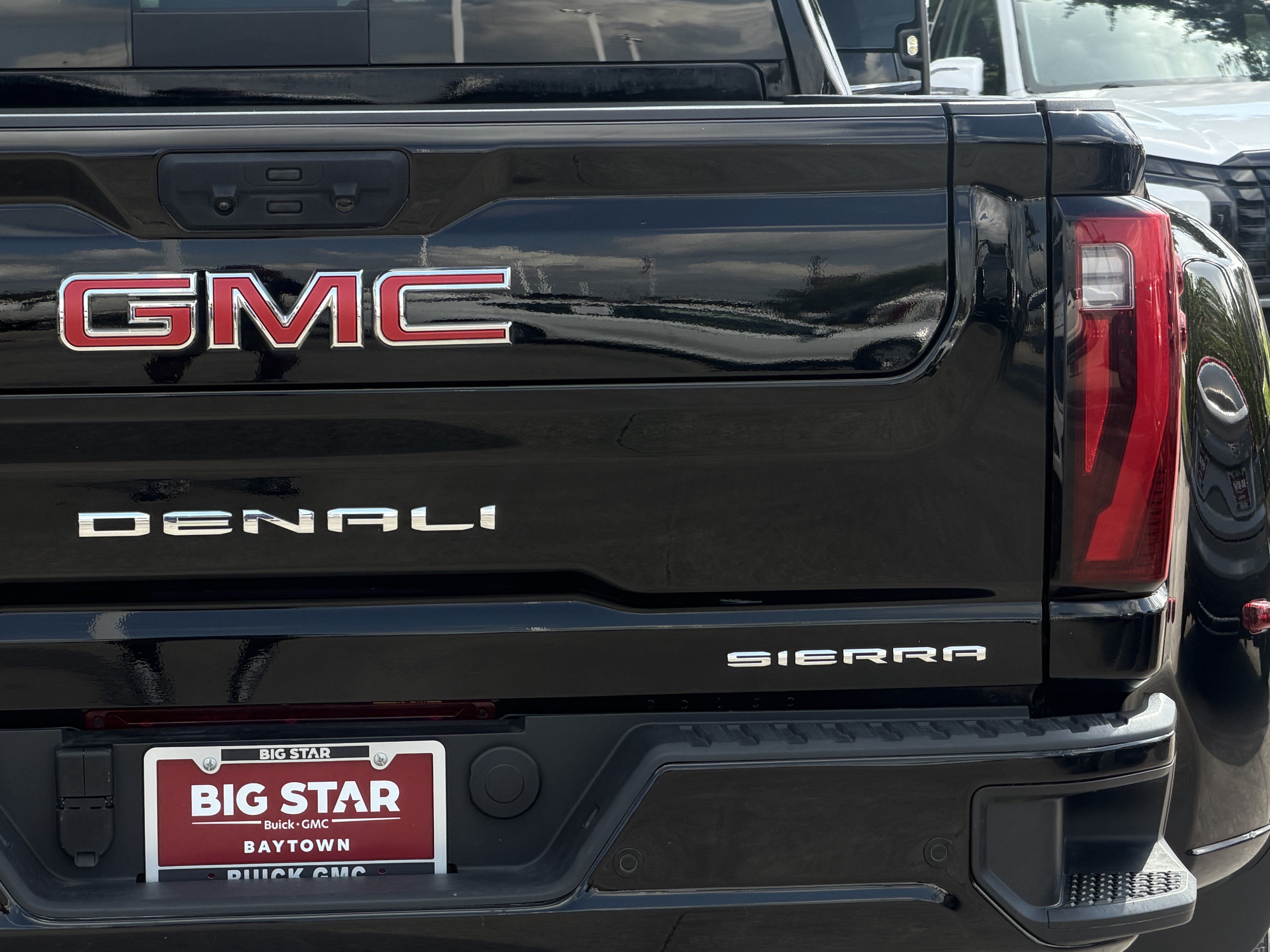 Used 2025 GMC Sierra 3500 Denali AWD/4WD image 7