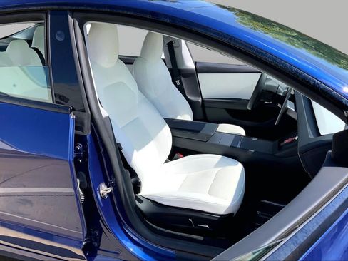Used 2024 Tesla Model 3 Standard Range RWD image 8