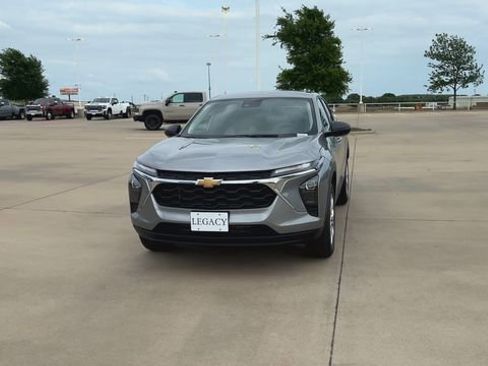 New 2026 Chevrolet Trax LS w/ Driver Confidence Package image 4