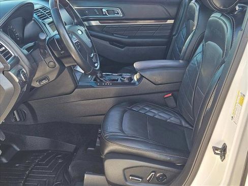 Used 2017 Ford Explorer Platinum AWD/4WD image 16