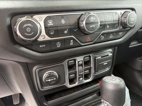 New 2026 Jeep Gladiator Sport AWD/4WD image 23