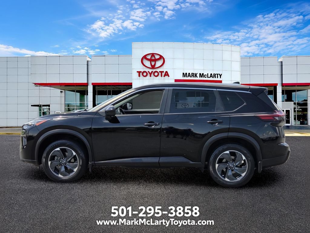 Used 2024 Nissan Rogue SV w/ SV Premium Package FWD image 2