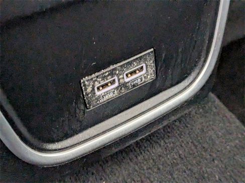 Used 2021 Chrysler 300 Touring L image 25