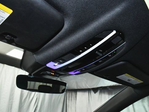 Used 2022 Porsche Cayenne Platinum Edition image 45