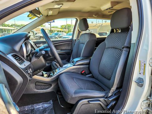 Used 2018 Dodge Journey SXT w/ Blacktop Package FWD image 8