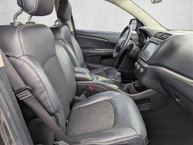 Used 2017 Dodge Journey Crossroad w/ Popular Equipment Group FWD image 27