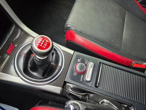 Used 2016 Subaru WRX STI Limited image 32