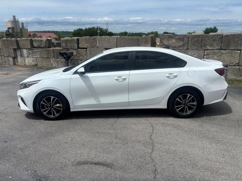 Used 2024 Kia Forte LXS w/ LXS Technology Package FWD image 3