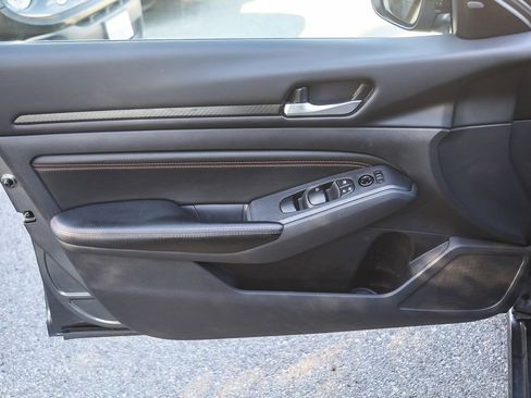 Used 2022 Nissan Altima 2.5 SR image 19