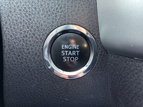 Used 2016 Toyota Highlander Limited image 43