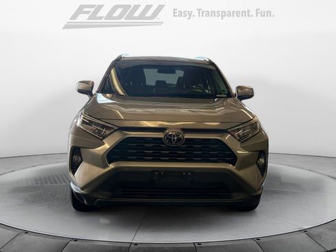 Used 2020 Toyota RAV4 XLE w/ Convenience Package AWD/4WD image 3
