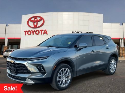 Used 2023 Chevrolet Blazer LT image 1