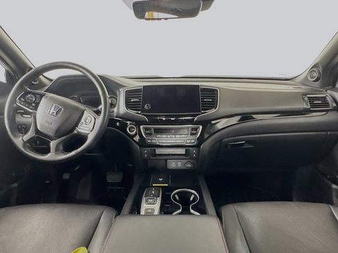 Used 2025 Honda Passport Black Edition image 13
