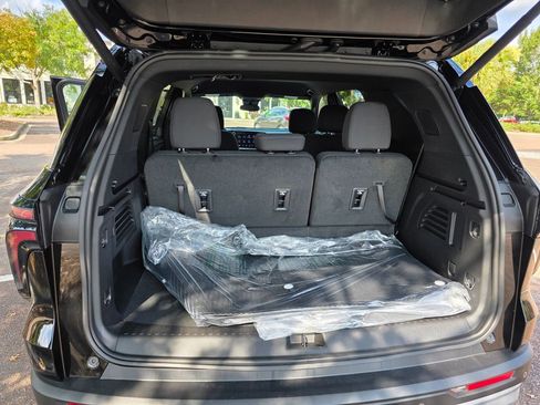 New 2026 Chevrolet Traverse LT w/ LPO, Floor Liner Package image 23