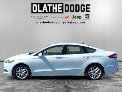 Used 2016 Ford Fusion SE FWD image 21